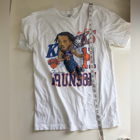 New Era White New York Knicks Graphic Tee - Picture 5 of 8